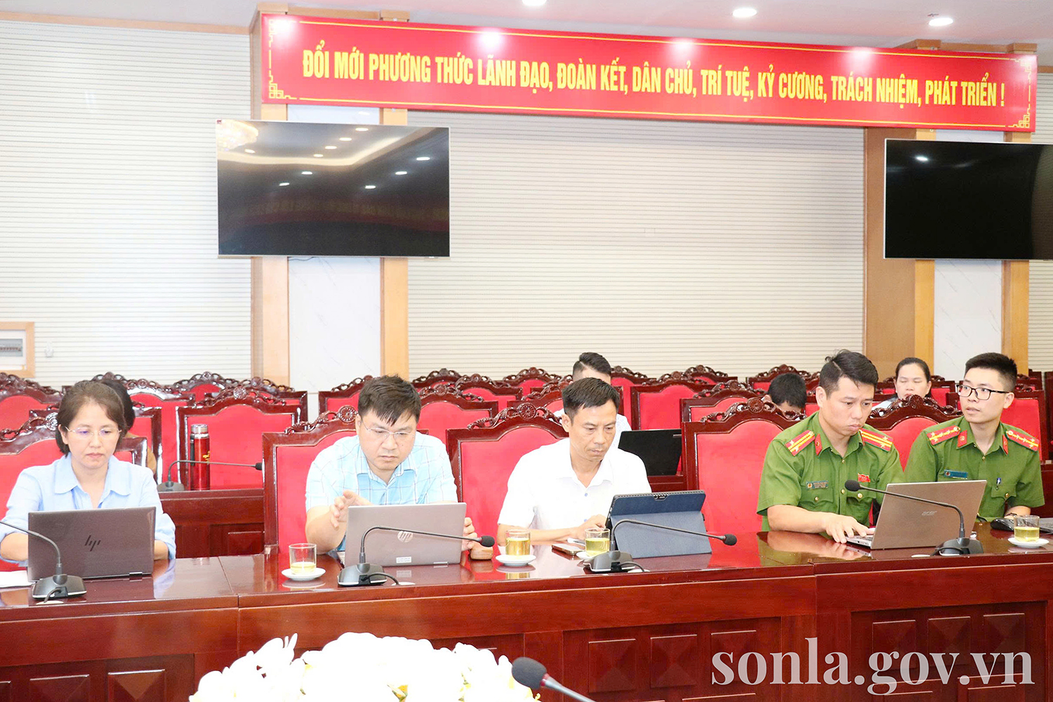 anh tin bai